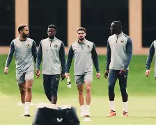 狼队主场告捷,莱昂贡斯风头大涨压倒对手(狼队全称叫什么) 狼队主场告捷,莱昂贡斯风头大涨压倒对手(狼队全称叫什么)