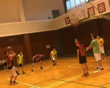 一场激动人心的篮球比赛